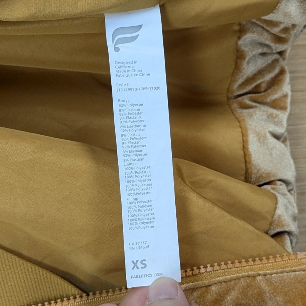 Fabletics Womens Wander Crushed Velour Honey Yellow Cropped Puffer Jacket XS - Picture 6 of 8